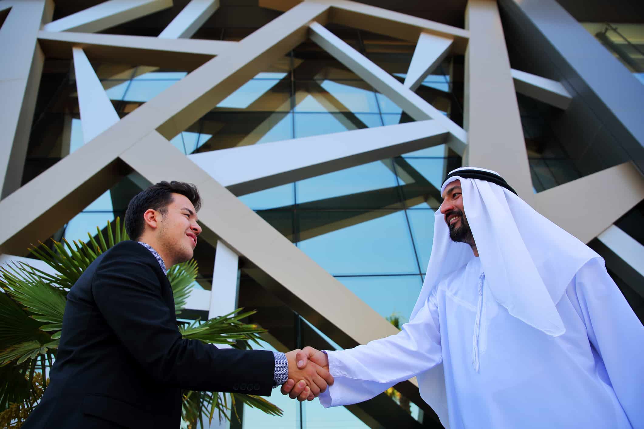 businessmen in Saudi Arabia shaking hands
